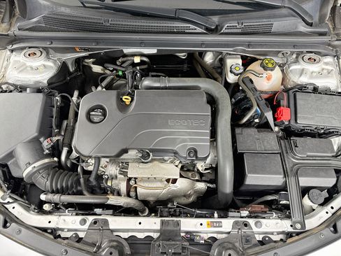Used 2018 Chevrolet Malibu LT w/ Driver Confidence Package FWD image 29