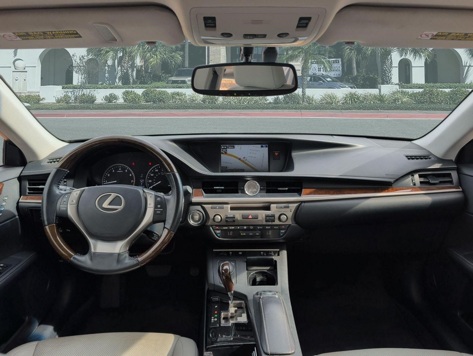 Used 2015 Lexus ES 350 w/ Luxury Package FWD image 27