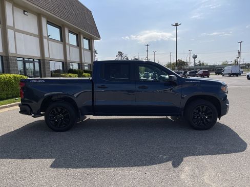 Used 2022 Chevrolet Silverado 1500 Custom AWD/4WD image 2