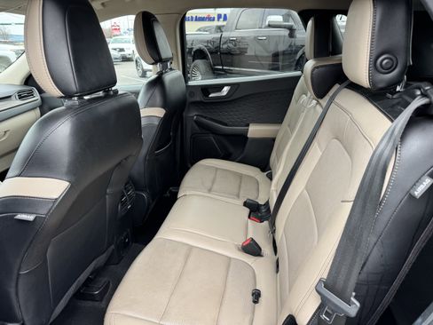 Used 2020 Ford Escape Titanium AWD/4WD image 34