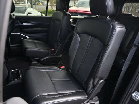 Used 2024 Jeep Wagoneer Series III image 10