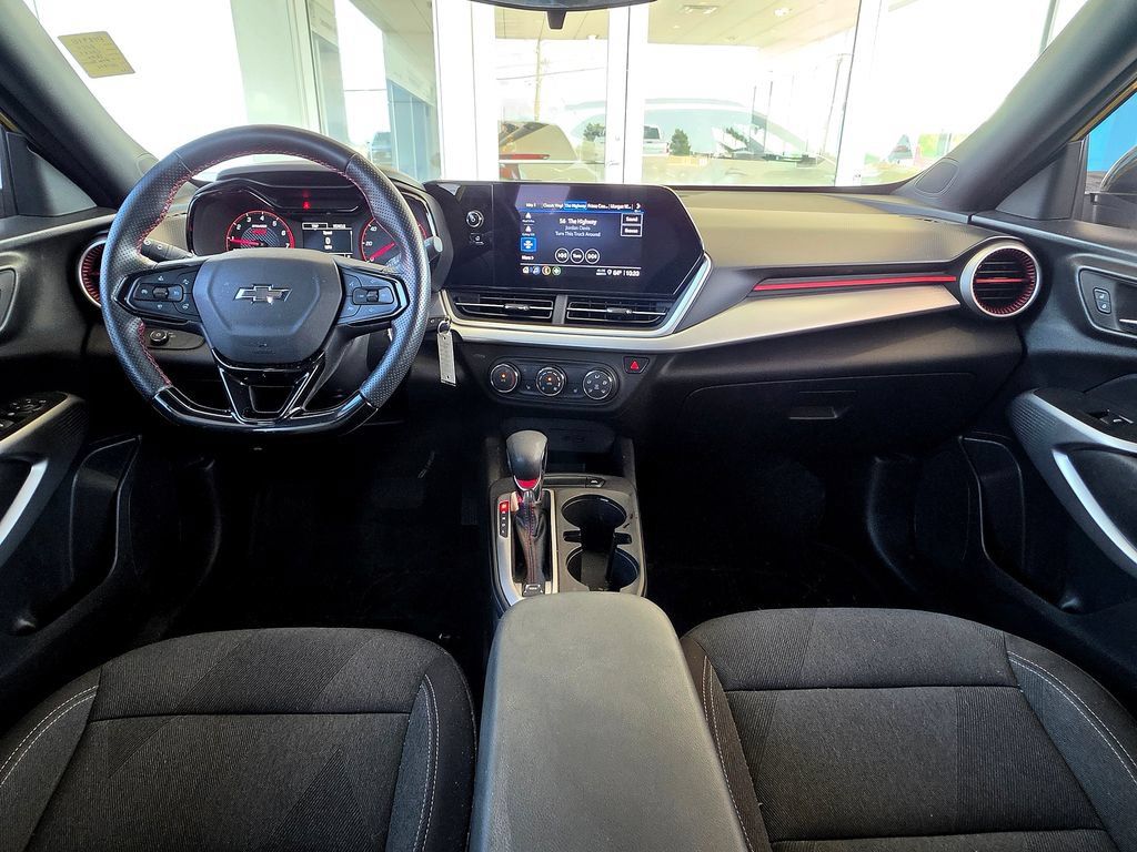 Used 2024 Chevrolet Trax RS w/ Driver Confidence Package FWD image 12