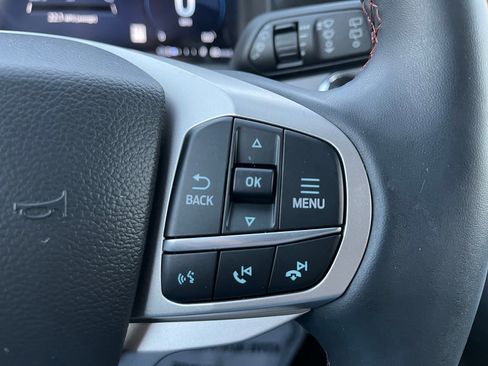 Used 2025 Ford Explorer Active image 15