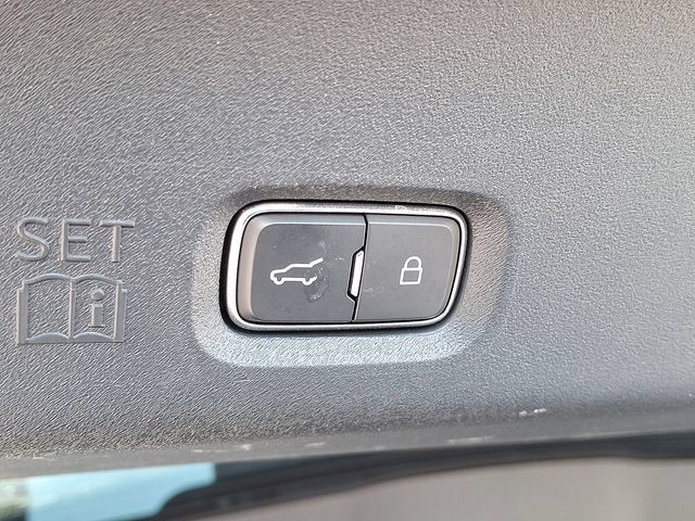 Used 2025 Ford Expedition Platinum AWD/4WD image 28