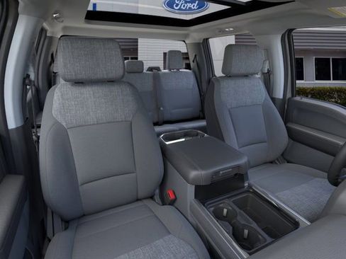 New 2026 Ford F250 XLT w/ XLT Premium Package AWD/4WD image 10