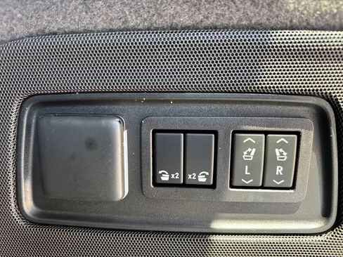 Used 2023 Cadillac Escalade Sport w/ LPO, ONYX Package AWD/4WD image 39