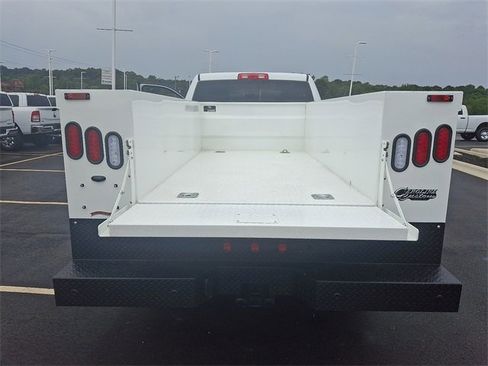 Used 2023 RAM 2500 Tradesman w/ Chrome Appearance Group image 29