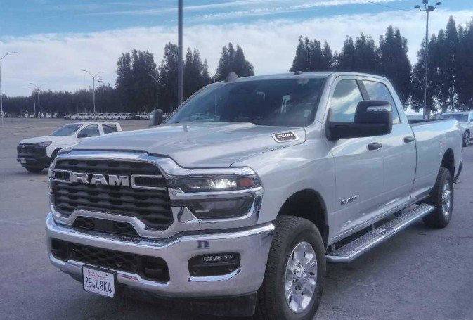 Used 2026 RAM 2500 Big Horn AWD/4WD image 1