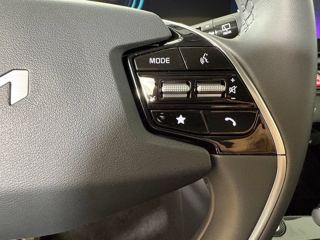 New 2026 Kia Niro EX FWD image 25