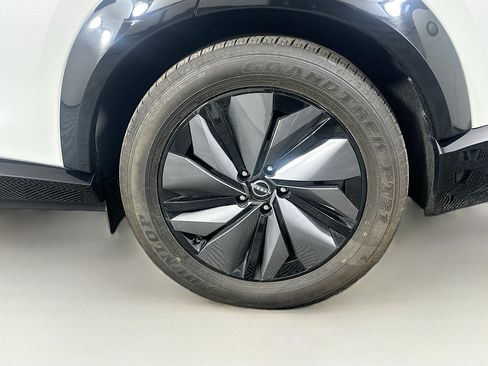 Used 2024 Nissan Ariya FWD image 11