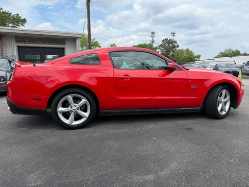 Used 2011 Ford Mustang GT RWD image 2