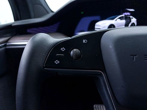 Used 2023 Tesla Model X image 27