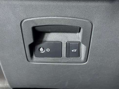 Used 2026 Land Rover Range Rover Velar S image 10