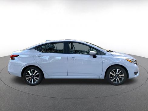 Used 2025 Nissan Versa SV image 8