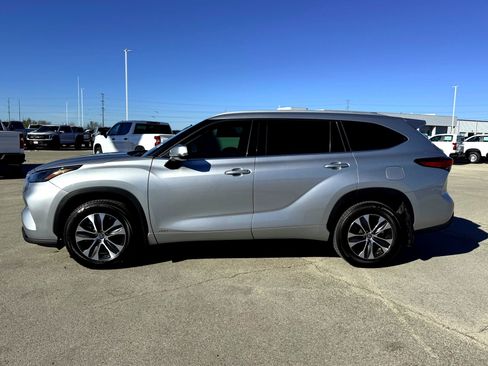 Used 2022 Toyota Highlander XLE image 10