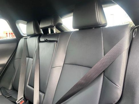 Used 2023 Toyota Venza Nightshade image 28