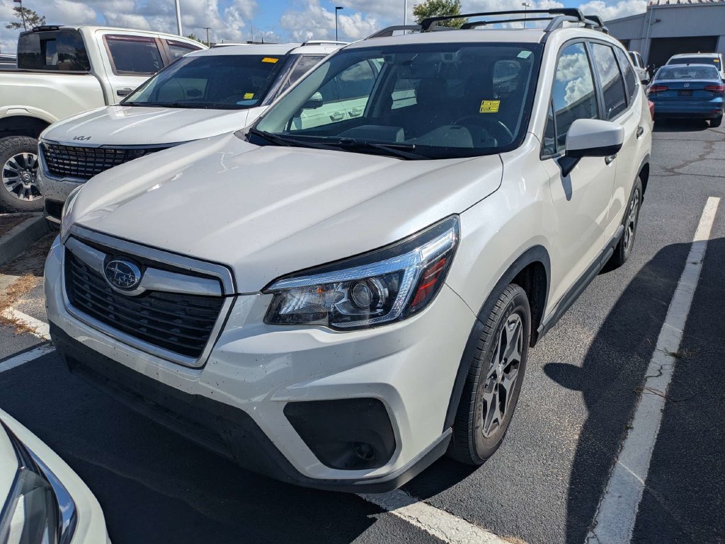 Used 2020 Subaru Forester Premium AWD/4WD image 3