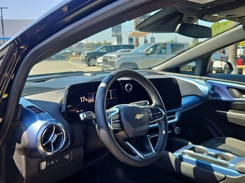 Used 2024 Chevrolet Equinox EV LT FWD image 10
