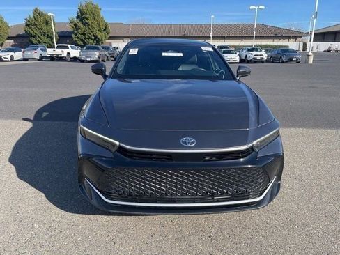 Used 2024 Toyota Crown Limited image 2