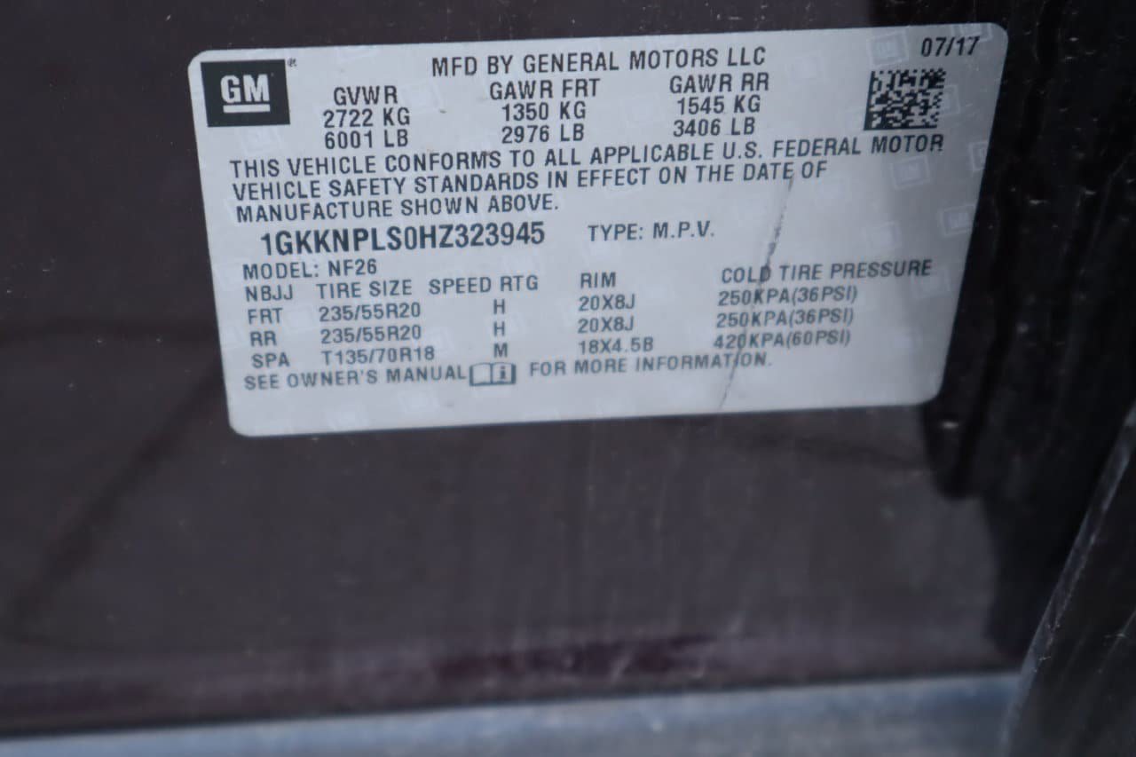 Used 2017 GMC Acadia Denali w/ Technology Package FWD image 35