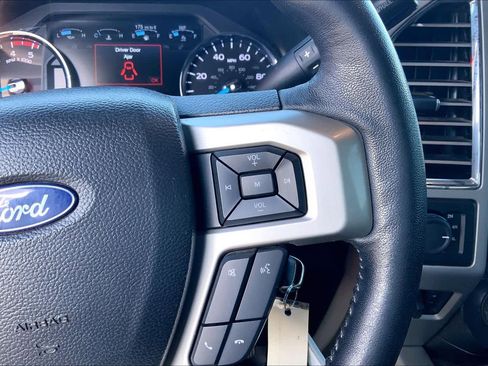 Used 2017 Ford F250 Lariat w/ Lariat Value Package AWD/4WD image 25