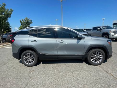 Used 2023 GMC Terrain SLT AWD/4WD image 8