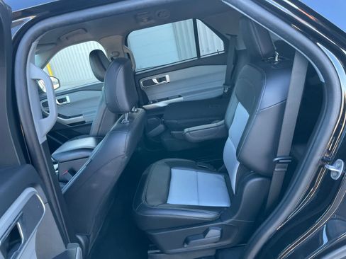 Certified 2023 Ford Explorer XLT w/ Equipment Group 202A image 16