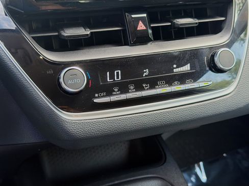Used 2025 Toyota Corolla LE FWD image 14