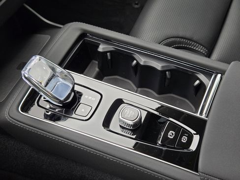 New 2026 Volvo XC90 B6 Ultra w/ Protection Package Premier image 23