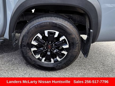 Used 2023 Nissan Frontier PRO-4X w/ Pro Convenience Package AWD/4WD image 12