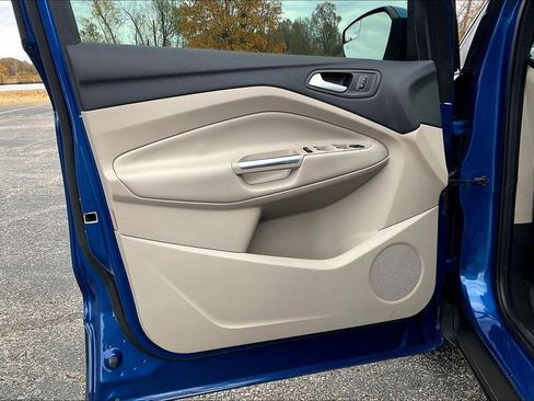 Used 2018 Ford Escape SEL image 18