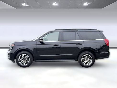 Used 2025 Ford Expedition Active AWD/4WD image 2