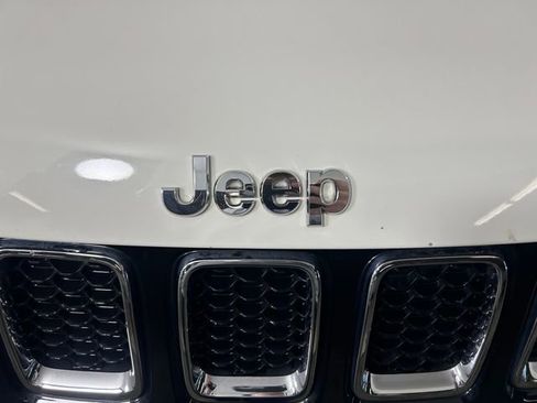 Used 2018 Jeep Compass Limited image 10