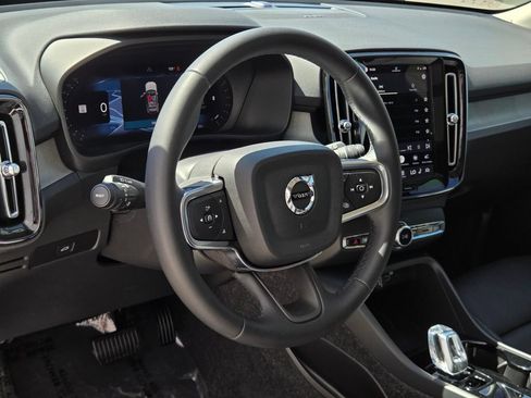 Certified 2025 Volvo XC40 B5 Ultra w/ Climate Package AWD/4WD image 25