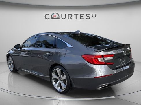 Used 2018 Honda Accord Touring image 5