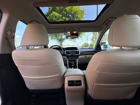 Used 2016 Honda Accord Touring image 13