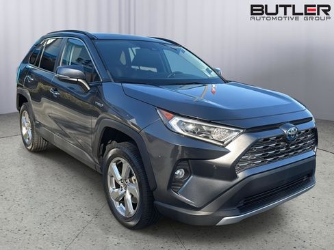 Used 2021 Toyota RAV4 Limited image 6