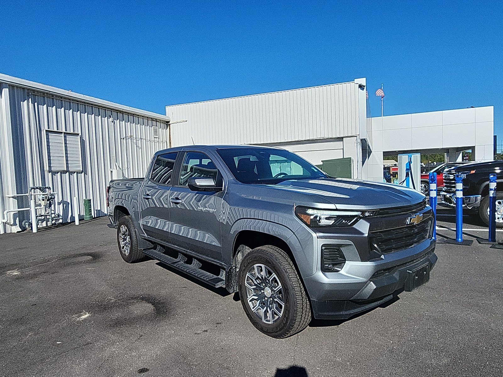 Used 2024 Chevrolet Colorado LT w/ LT Convenience Package III RWD image 7
