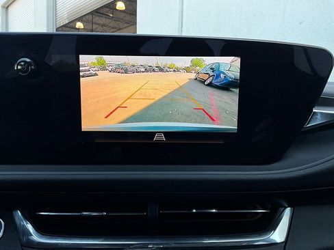 Used 2025 Buick Envista Preferred image 31