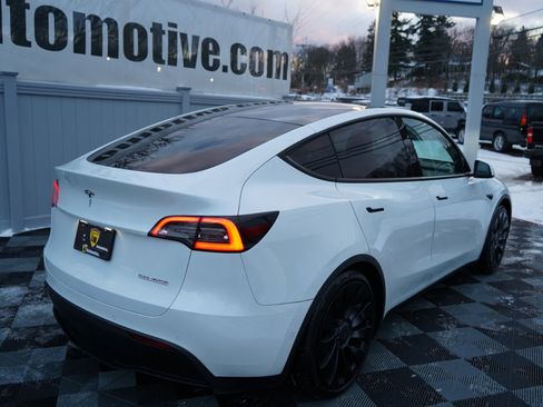 Used 2020 Tesla Model Y Performance image 5