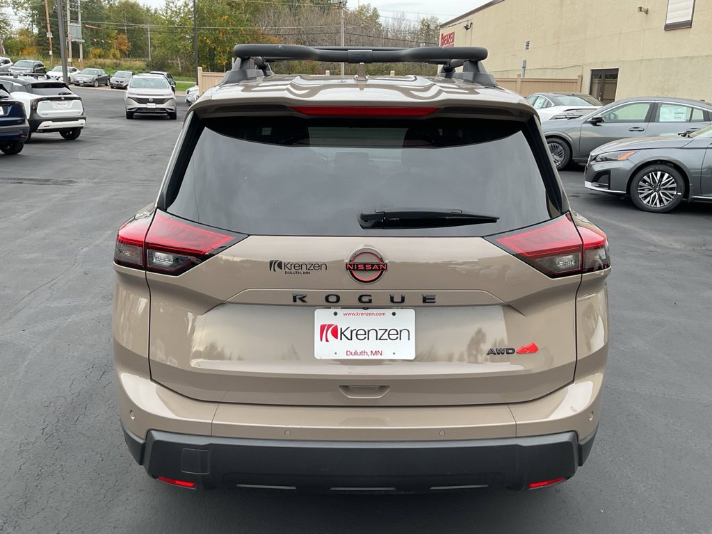 Used 2025 Nissan Rogue SV AWD/4WD image 6