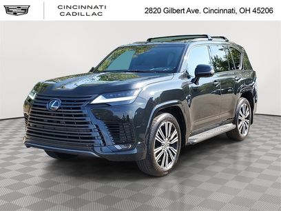 Used 2025 Lexus LX 600 4WD w/ Luxury Package