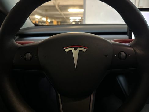 Used 2021 Tesla Model Y Long Range image 22