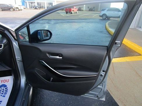 Used 2020 Toyota Corolla XSE image 25