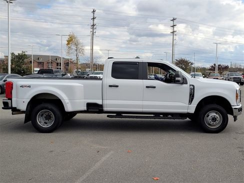 Used 2024 Ford F350 XL w/ XL Chrome Package image 2