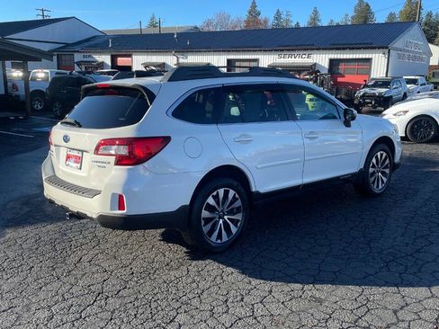 Used 2016 Subaru Outback 3.6R Limited image 6