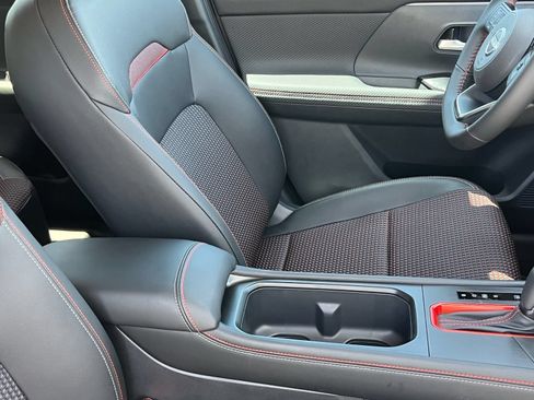 New 2026 Nissan Kicks SR FWD image 10