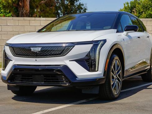 New 2026 Cadillac Optiq Sport 2 RWD image 2