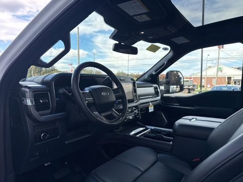 Used 2025 Ford F350 Platinum image 10