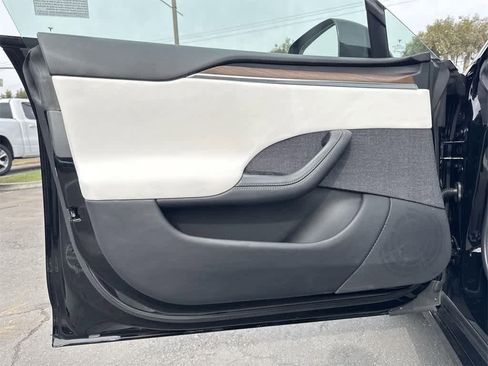 Used 2023 Tesla Model S image 24